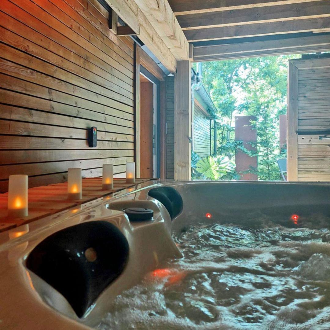 Le Spa du Cabanon: Cabanon de luxe avec Spa entièrement privatif Aye Esterno foto