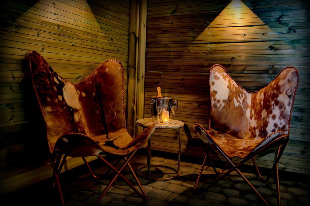 Le Spa du Cabanon: Cabanon de luxe avec Spa entièrement privatif Aye Esterno foto